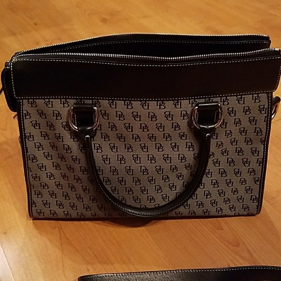 Dooney and Bourke Double Pocket Tote - Picture 4 of 6